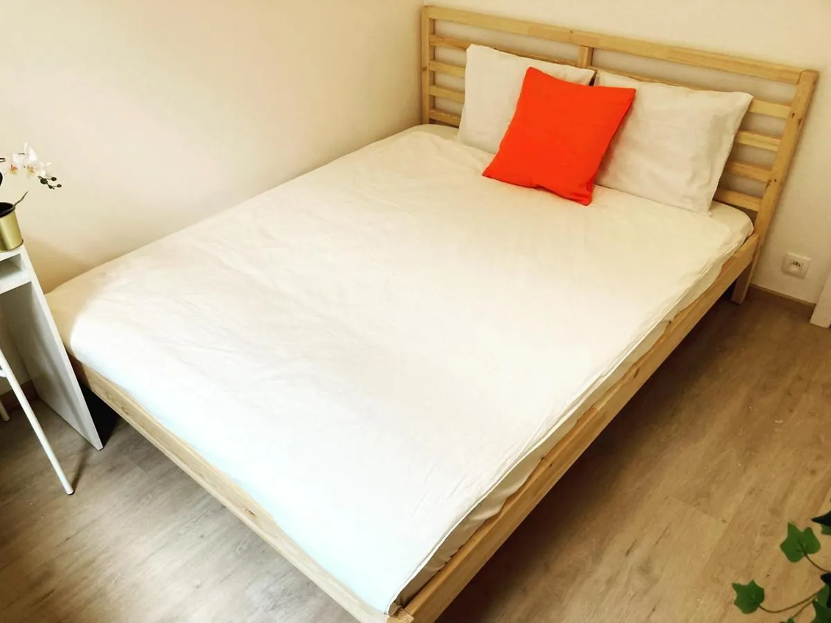Benny'S Rooms Brussels City Centre Homestay