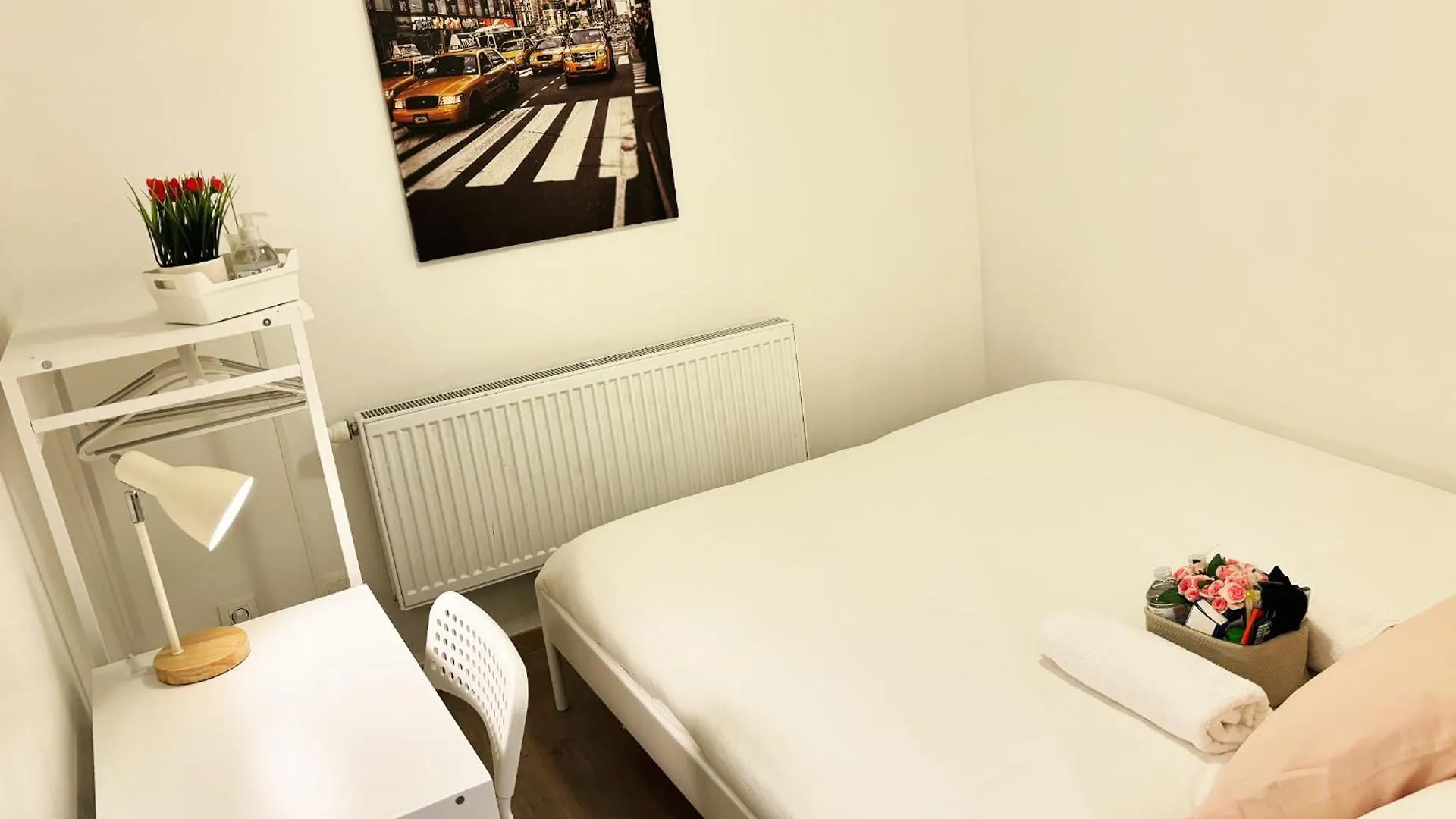 Benny'S Rooms Brussels City Centre Alloggio in famiglia